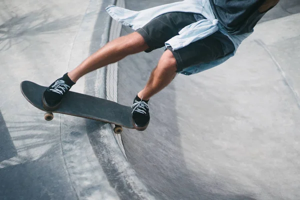 Cropped image of skater — Stock Photo