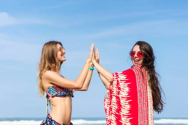 High fives — Stock Photo