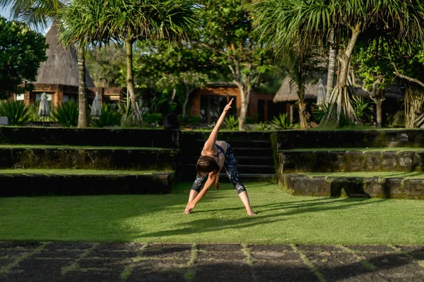 Extended Triangle Pose — Stock Photo