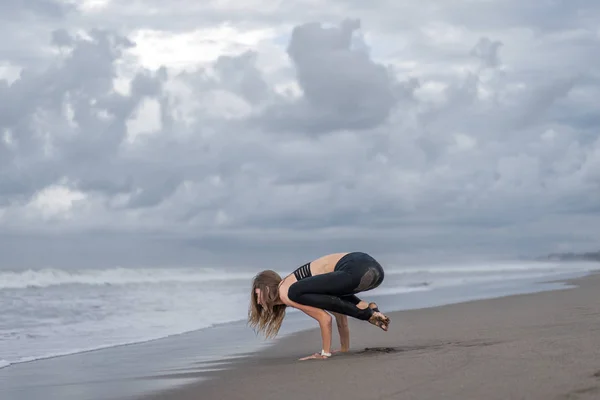 Crow pose — Stock Photo