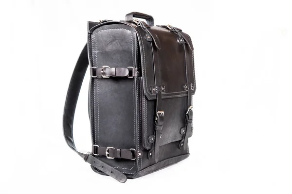 Чорний шкіряний рюкзак для подорожей у літаку — стокове фото
