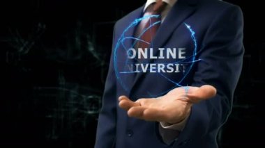 İşadamı kavramı hologram Online üniversite elini üzerinde gösterir.