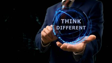 İşadamı kavramı hologram düşünmek farklı elini üzerinde gösterir