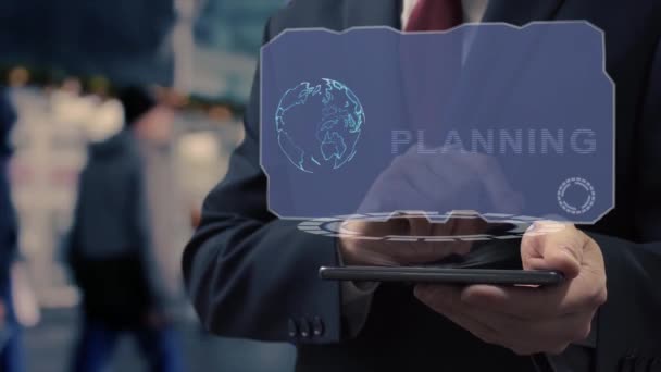 Homme d'affaires utilise hologramme Planification — Video