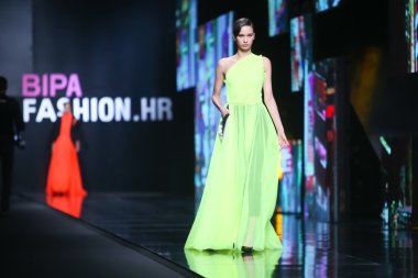 Bipa Fashion.hr defile: kıskançlık odası, Zagreb, Hırvatistan.