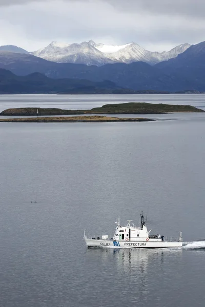 Barco naval no Canal Beagle — Fotografia de Stock