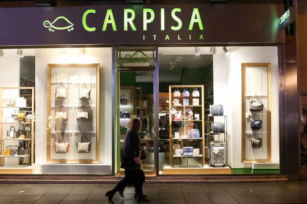 Carpisa store at night — Stock Photo, Image