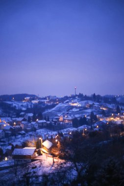 Alacakaranlıkta karlı Köyü
