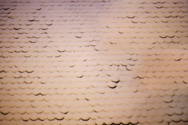 Snowy tile roof — Stock Photo, Image