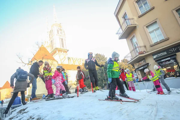Zagreb'de Kayak çocuklar — Stok fotoğraf