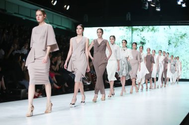 Bipa Fashion.hr defile 2017: Arileo, Zagreb, Hırvatistan.