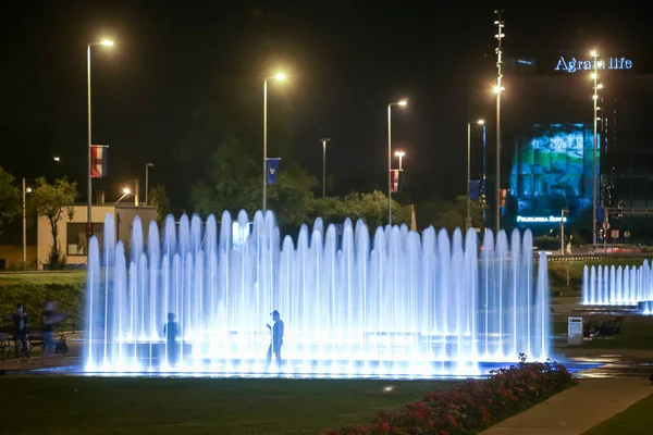 Фонтани води в Загребі — стокове фото