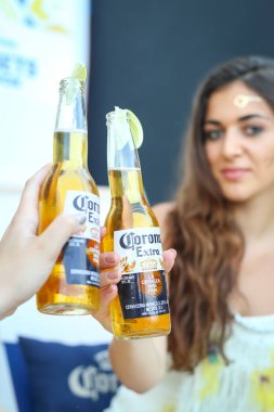 Corona gün batımı oturumu parti Zagreb, Hırvatistan