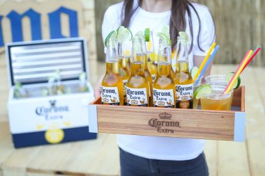 Corona gün batımı oturumu parti Zagreb, Hırvatistan