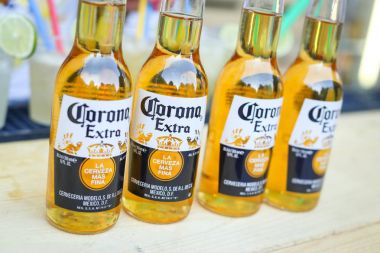 Corona gün batımı oturumu parti Zagreb, Hırvatistan