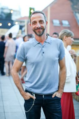 Corona gün batımı oturumu parti Zagreb, Hırvatistan