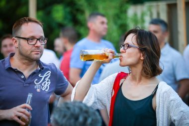 Corona gün batımı oturumu parti Zagreb, Hırvatistan