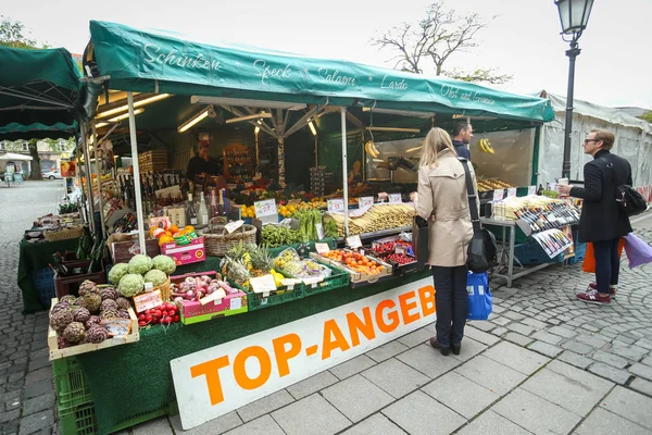 Mercado de alimentos al aire libre en Munich —  Fotos de Stock