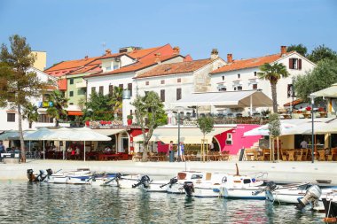 Seafront adlı bağlantılı tekneler