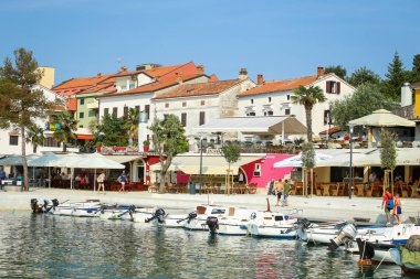 Seafront adlı bağlantılı tekneler