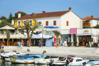Seafront adlı bağlantılı tekneler