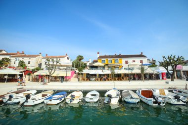 Seafront adlı bağlantılı tekneler