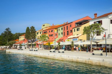 Seafront, renkli mimarisi