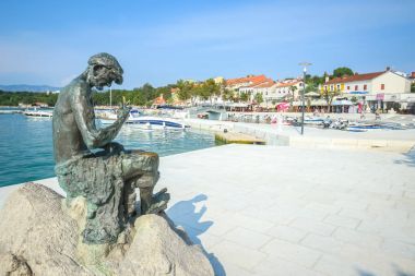 Balıkçı heykeli