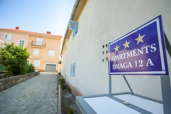 Apartment rental sign — Stock Photo, Image