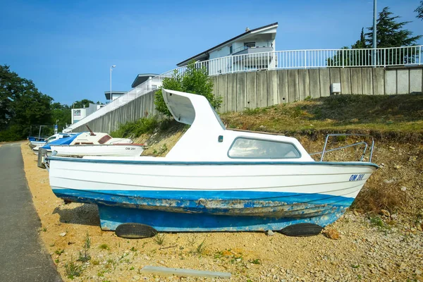 Boat parked at the car park — Stock Photo, Image
