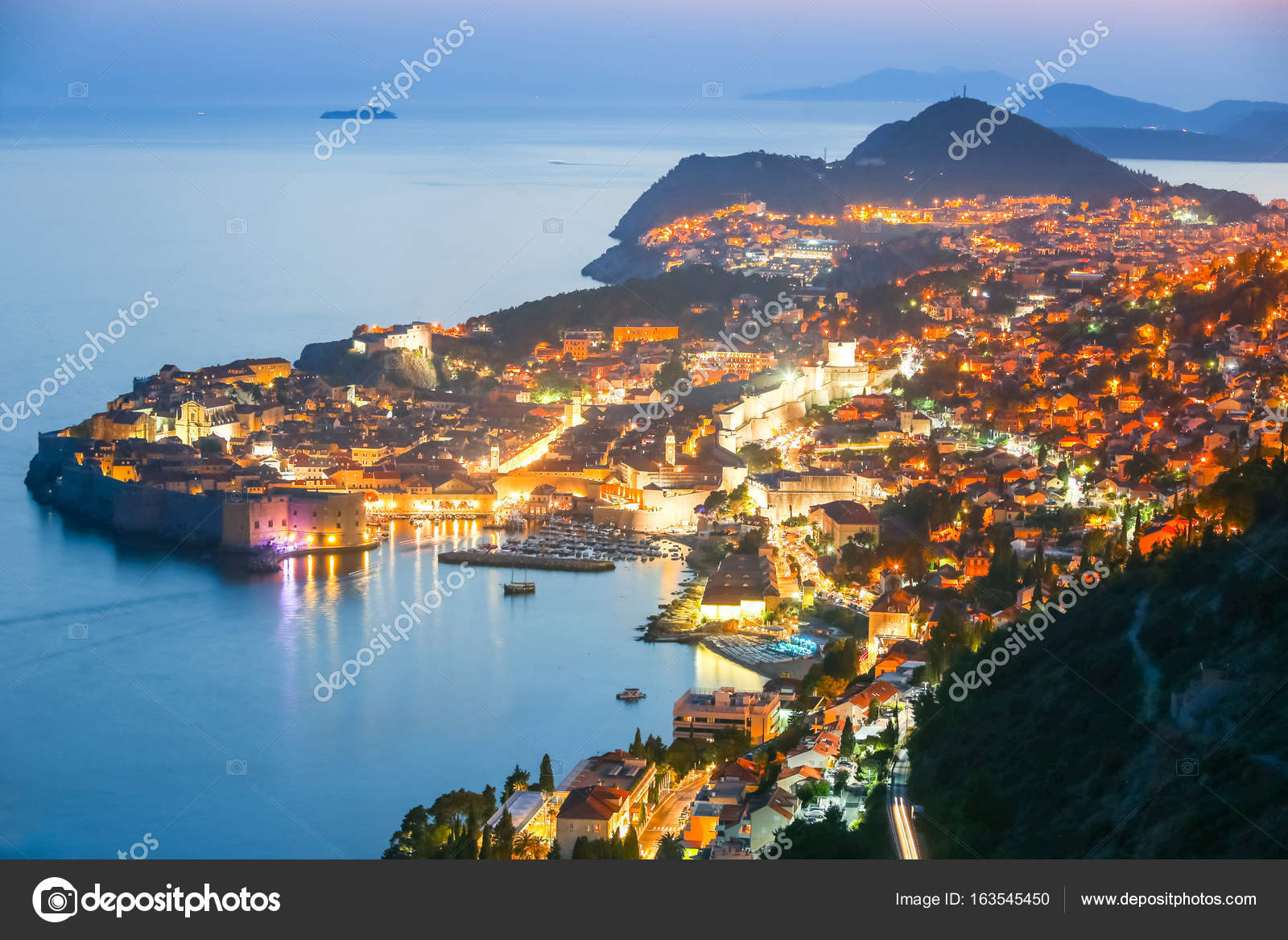 Dubrovnik Au Coucher Du Soleil Photographie Goranjakus