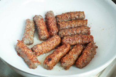 Kavrulmuş et rulolar