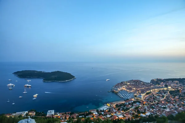 ดวงอาทิตย์ตกเหนือ Dubrovnik — ภาพถ่ายสต็อก