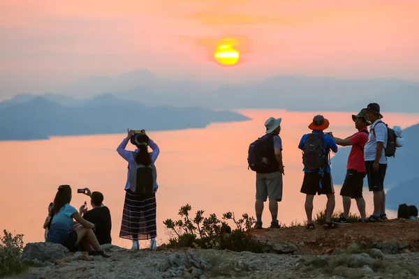 Turistler Srd tepe üzerinde