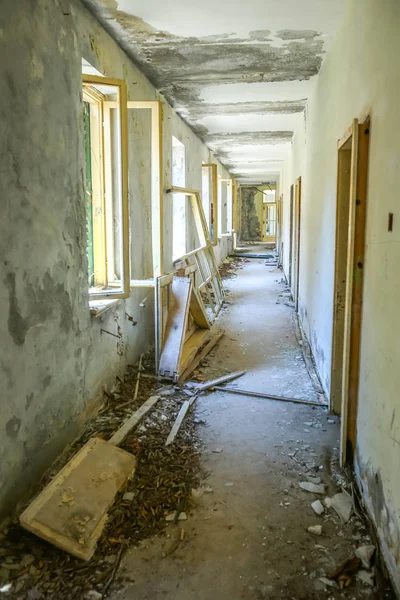 Old ruined building — Stock Photo, Image