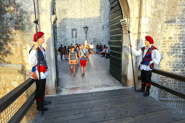 West entrance to old town Dubrovnik — Stock Photo, Image