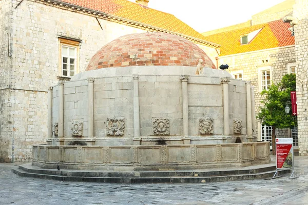 Great Onofrio Fountain in Dubrovnik — Stock Photo, Image