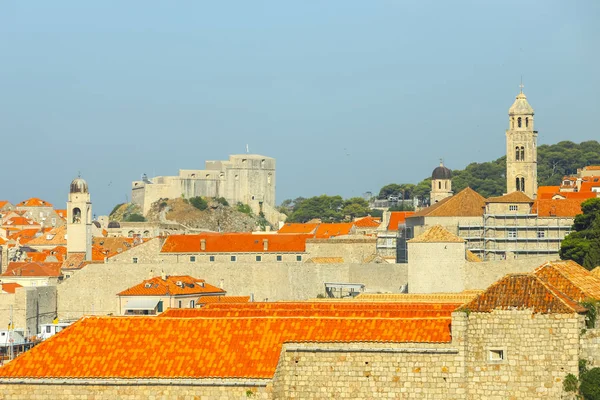 Techos de la ciudad en Dubrovnik — Foto de Stock