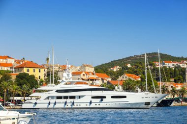 Cavtat seaside adlı bağlantılı yat
