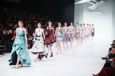 Bipa Fashion.hr defile 2018: Jelena Holec