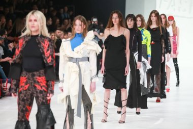 Bipa Fashion.hr defile 2018: üzerinde fiyat istemek 