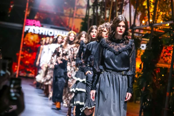 Robert sever moda koleksiyonu