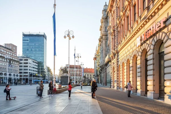 Zagreb Croatia March 2020 People Street Waiting Line Get Muller — Stock Photo, Image