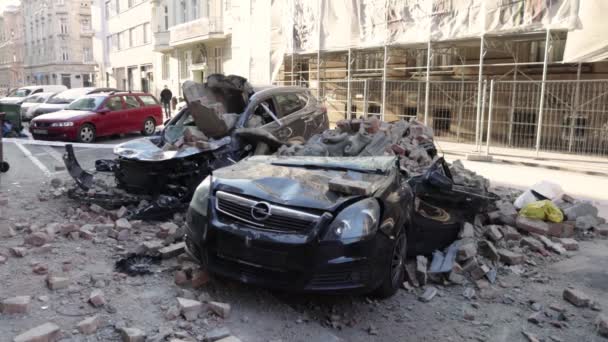 Zagreb Croácia Março 2020 Carros Foram Destruídos Por Partes Caídas — Vídeo de Stock