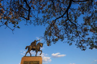 Zagreb, Hırvatistan - 22 Mart 2020: Kral Tomislav heykeli bir kral Tomislav meydanında, Zagreb, Hırvatistan.