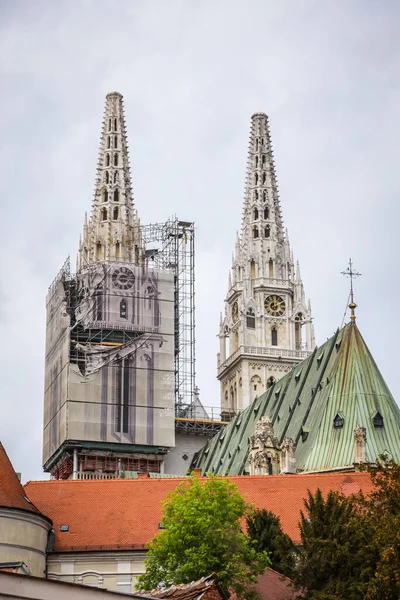Zagreb Croacia Abril 2020 Catedral Zagreb Sin Ambas Cruces Parte — Foto de Stock