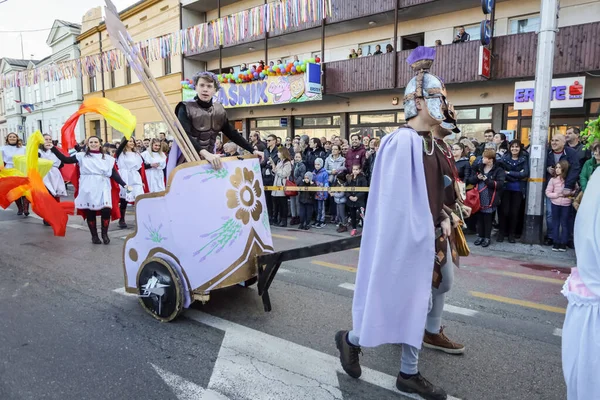 Velika Gorica Kroatië Februari 2020 Carnavalsoptocht Gaat Door Hoofdstraat Van — Stockfoto