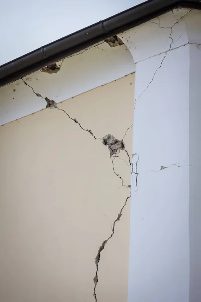 Edificio Daños Después Fuerte Terremoto Escala Richter Zagreb Croacia Fotos de stock