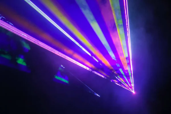 Renkli Lazer Sahne Işıkları Siyah Lazer Gösterimi — Stok fotoğraf