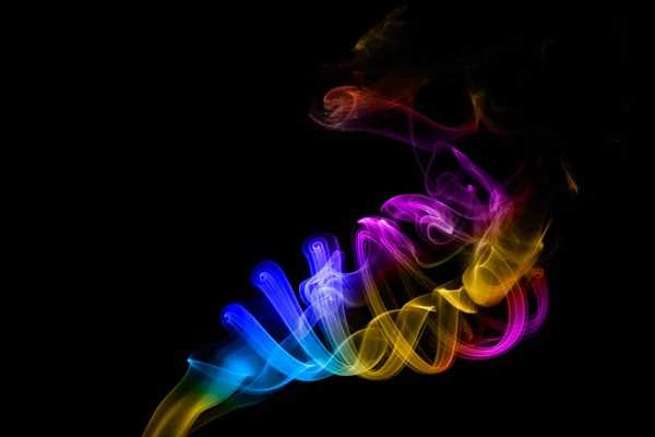 Abstract Gekleurde Rook Zwarte Achtergrond — Stockfoto